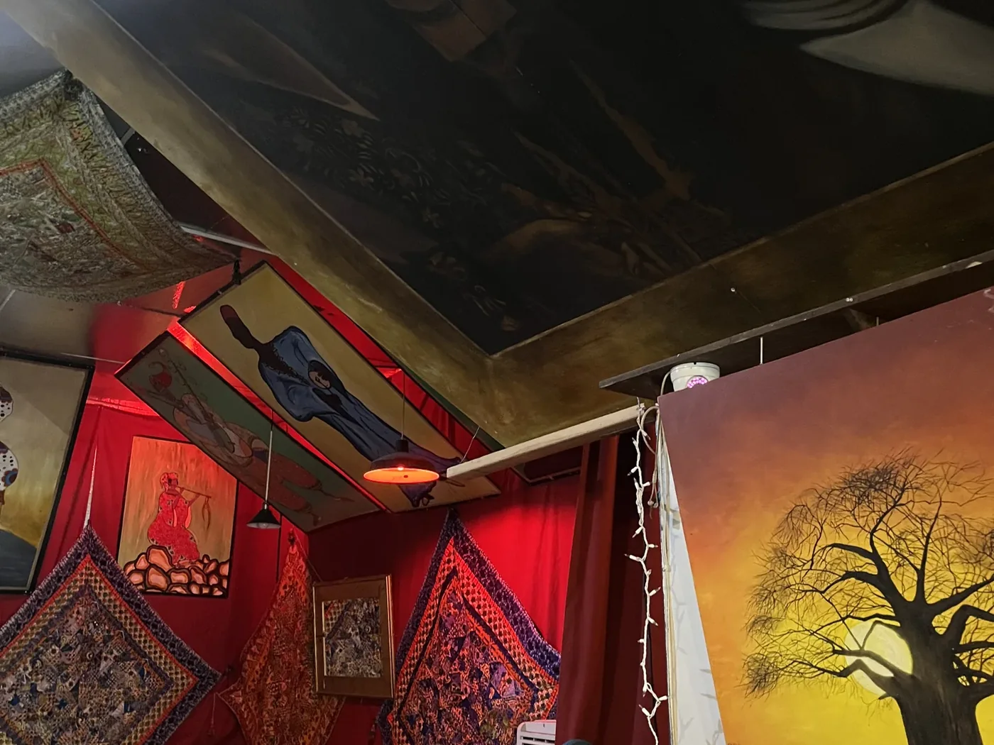 Live music room